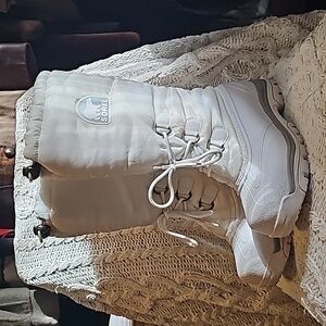 Sorel winter moon boots